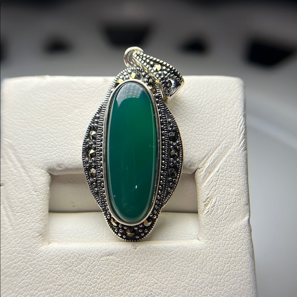 Green onyx gemstone sterling silver necklace pendant